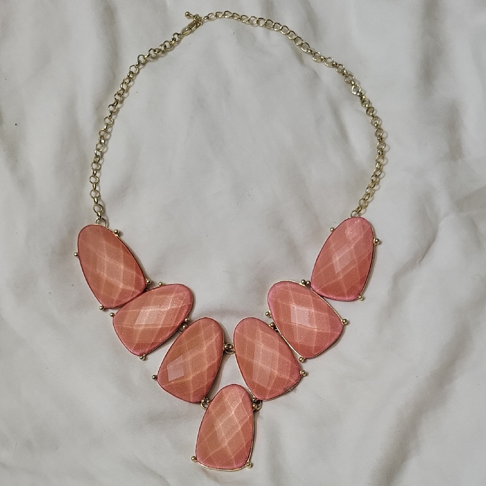 Chic Pink Geometric Necklace